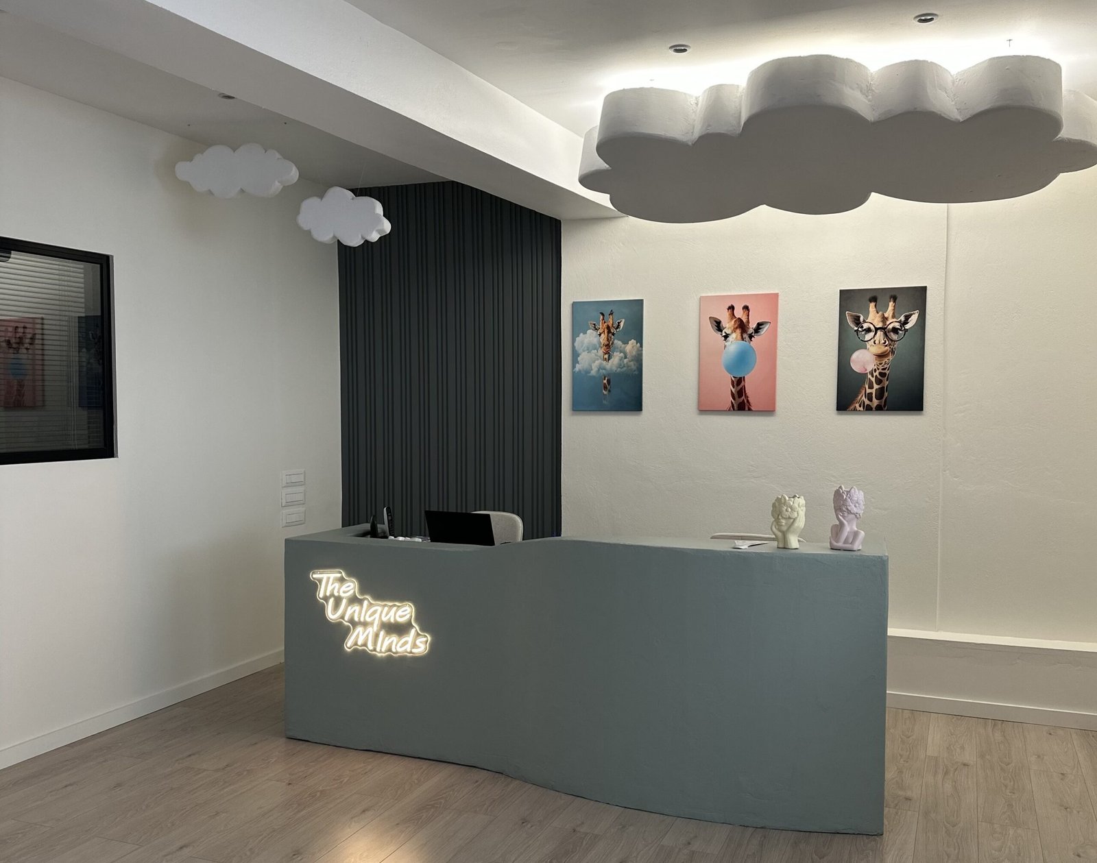 κέντρο the unique minds